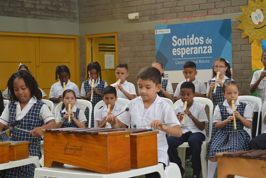 Concurso de méritos para contratar la evaluación de operaciones y resultados del Programa Sonidos de Esperanza.